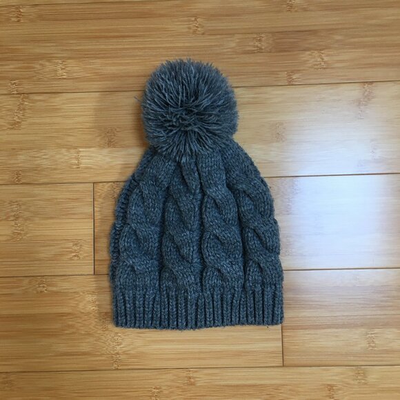 EUC Forever 21 Gray Knit Winter Beanie - Picture 1 of 2
